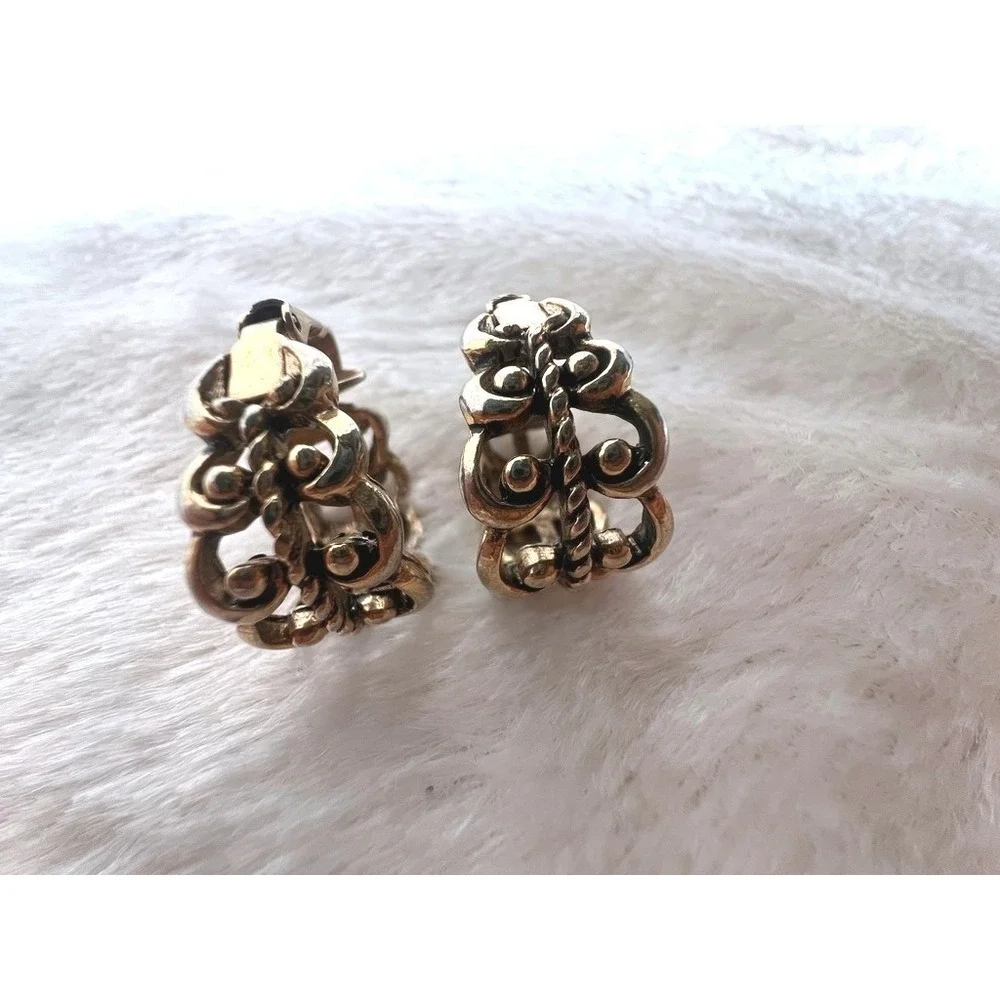Avon Vintage Clip On J Hoop Earrings‎ Gold Tone Openwork Scroll Rope Baroque 80s